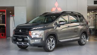 Giá xe Mitsubishi Xpander Cross lăn bánh đầu tháng 12/2024 kèm ưu đãi lớn, hạ đo ván Suzuki XL7