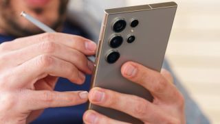 Bảng giá Samsung Galaxy giữa tháng 12: Galaxy S24 Ultra giá hấp dẫn áp đảo iPhone 16 Pro Max