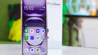 Giá OPPO Reno12 Pro giảm mạnh cuối tháng 12, ngoại hình bắt mắt ‘chặt đẹp’ Galaxy S24 và iPhone 16