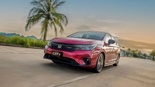 Honda Civic e:HEV RS nhận Danh hiệu Xe triển vọng 2025 và Xe được yêu thích nhất phân khúc xe gầm thấp 750 triệu - 1 tỷ