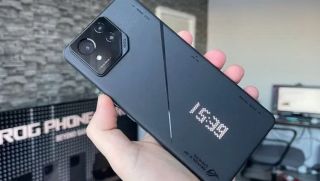 Gaming phone giá rẻ Asus ROG Phone 9 FE ra mắt, hiệu năng cực khủng so kè Galaxy S25 Ultra