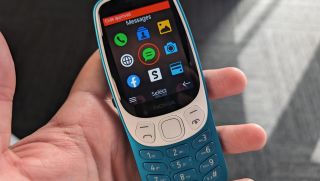 Đây là vua điện thoại cục gạch của Nokia, giá hơn 1 triệu có camera, 4G để vào mạng như smartphone