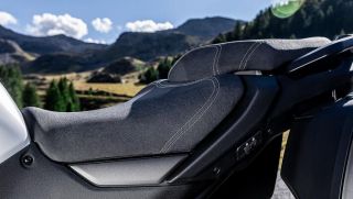 Yamaha ra mắt ‘vua côn tay’ mới xịn bậc nhất phân khúc, đè bẹp cả Honda Winner X và Exciter, giá mềm