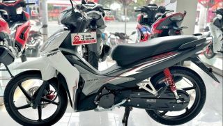 Bảng giá xe Honda Wave RSX FI 2025 tháng 4/2025: Giảm cực mạnh, đè bẹp Yamaha PG-1 vì rẻ hơn Future
