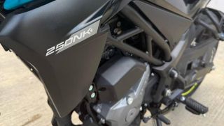 ‘Vua côn tay’ 250cc mới giá hơn 50 triệu đồng sắp ra mắt: Khắc chế Honda Winner X và Yamaha Exciter