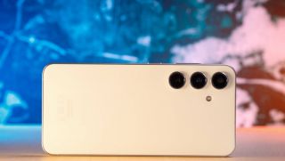 Galaxy S24 5G giảm sâu, rẻ ngang iPhone 14 tháng 4, cấu hình và AI mạnh khiến iPhone 16 không có cửa