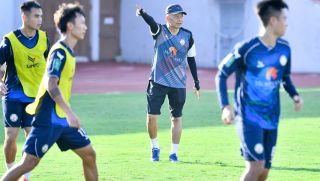Chật vật đua trụ hạng, HLV tại V.League đồng loạt úp mở về việc 'bán độ'