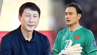 Thủ môn số 1 ĐT Việt Nam khiến HLV Kim Sang-sik lo lắng, Đặng Văn Lâm được trao cơ hội?