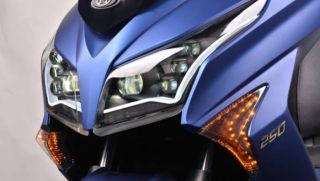 Tin xe hot 14/4: Đối thủ mới ‘trên cơ’ Honda SH 160i ra mắt với giá 'mềm', trang bị cực hiện đại