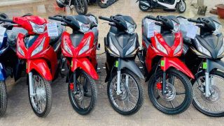 Bảng giá xe Honda Wave RSX FI 2025 giữa tháng 4/2025: Rẻ ngỡ ngàng, hút khách hơn Wave Alpha, Future