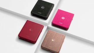 Kẻ hủy diệt Galaxy Z Flip6 rò rỉ, màn hình lớn vượt mặt iPhone 16 Pro Max, hiệu năng khỏe như Galaxy S25 Ultra