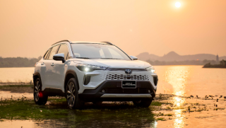 Bỏ trăm triệu mua xe hybrid mà không biết chọn giữa HEV và PHEV thì sớm muộn cũng phải tiếc 