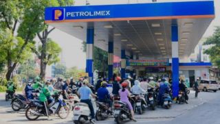 Giá xăng dầu hôm nay 23/4: Trong nước sẽ tăng mạnh từ chiều mai, RON95 có thể lên sát 20.00 đồng/lít