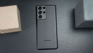 Đây là lão tướng chụp xa của nhà Samsung, giá hiện chỉ 7 triệu nhưng không kém gì Galaxy S25 Ultra