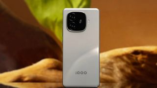 Top những mẫu Android giá rẻ khiến điện thoại Samsung 'khó thở'