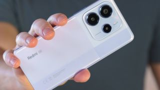 Đây là vua 5G tầm trung, giá cực rẻ, lực chiến cực mạnh áp đảo Galaxy A56, đẹp như iPhone 16 Pro Max
