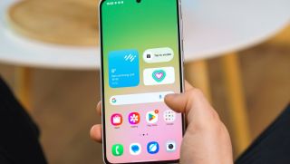 Galaxy A56 giảm sâu rẻ dưới 10 triệu, vua tầm trung mới với màn lớn ăn đứt cả iPhone 16 Plus