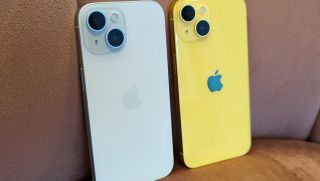 Đây là cặp iPhone quốc dân trong tháng 5/2025, trang bị xuất sắc, giá rẻ như cho, Galaxy S25 gục ngã