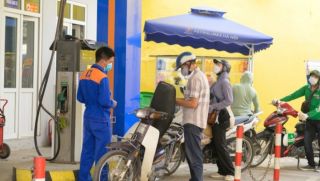 Giá xăng dầu hôm nay 3/6: Tăng dữ dội trước nhu cầu cũng gia tăng đáng kể vào mùa hè 