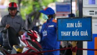 Giá xăng dầu hôm nay 4/6: Trong nước giảm 'ác liệt' từ chiều mai, thấp nhất chỉ 16.000 đồng/lít? 