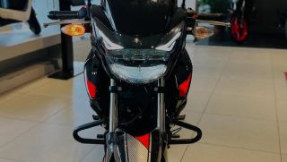 ‘Huyền thoại bóng đêm’ 160cc mới chính thức về đại lý giá 35 triệu đồng: Hạ đo ván cả Honda Winner X