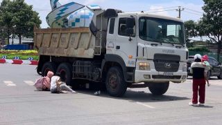 Ám ảnh hiện trường cô gái 19 tuổi bị xe tải cán tử vong tại chỗ khi cả gia đình đang trên đường đi du lịch về