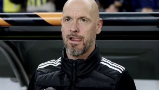 Cay đắng rời Manchester United, HLV Ten Hag gọi Zidane là 'đồ rác rưởi' vì lí do khó tin