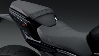 Suzuki ra mắt ‘chiến thần côn tay’ mới chất hơn Honda Winner X và Exciter, có phanh ABS, giá hấp dẫn