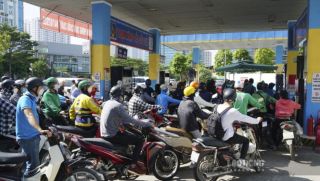 Giá xăng dầu hôm nay 24/7: Trong nước tiếp tục tăng từ chiều nay?