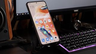 Vua tầm trung Redmi Note 12 Pro 5G một thời, nay chỉ 5 triệu bằng nửa iPhone 13, lấn át iPhone 16