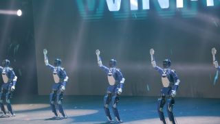 Chủ tịch VinMotion tiết lộ bí mật sau màn nhảy múa gây bão của dàn robot hình người Make in Vietnam