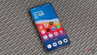 Quái vật Android đây rồi! Màn hình tần số quét khủng nhất từ trước đến nay với 165Hz, giá chỉ bằng nửa iPhone