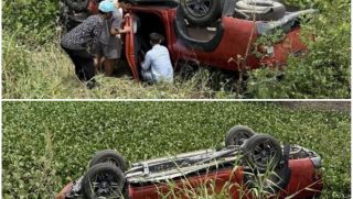 Thót tim cảnh người phụ nữ mang thai lái xe bán tải đâm loạt cọc tiêu rồi lao xuống sông ở Nghệ An