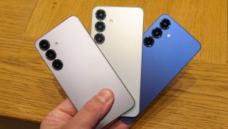 Bảng giá điện thoại Samsung chính hãng mới nhất 1/9: Galaxy S25 Ultra tung deal hời, Galaxy A06 vẫn rẻ top 1