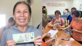 Quà Quốc khánh 2/9: Cầm 100.000 đồng trên tay, nhiều người dân xúc động, ấm lòng