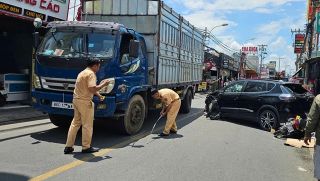 Thông tin nóng vụ va chạm liên hoàn giữa xe tải, ô tô và xe máy ở TP.HCM khiến 4 người bị thương 