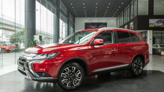 Giá xe Mitsubishi Outlander đầu tháng 9/2025 giảm cực mạnh, ‘phế truất’ cả Honda CR-V và Mazda CX-5