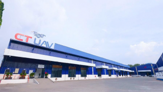CT UAV – SỐC VỚI NHÀ MÁY ĐÚC COMPOSITE TỰ TIẾN HÓA