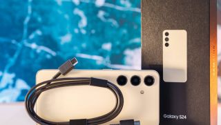 Galaxy S24 5G ngày càng rẻ, trang bị đủ xịn ăn đứt iPhone 16, từ 14 triệu vẫn ngang ngửa iPhone 17