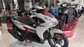 Bảng giá xe Honda Air Blade 2025 giữa tháng 9/2025 giảm cực mạnh: Đả bại Yamaha NVX V3 vì giá quá rẻ