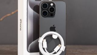 iPhone 15 Pro đang giảm cực sâu, là iPhone Pro fullbox giá rẻ nhất Việt Nam, vẫn có khung titan cực xịn