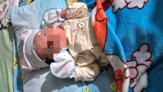 Bé trai sơ sinh bị bỏ rơi ở An Giang: Lá thư tay hé lộ thân phận éo le của người mẹ