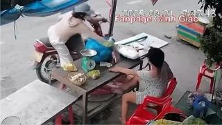 Xôn xao clip đôi nam nữ giật điện thoại của người phụ nữ khuyết tật, nạn nhân buồn bã 1 ngày sau qua đời