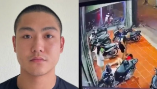 Tạm giữ nam thanh niên đánh bạn gái ở quán bi-a, hé lộ nguyên nhân cầm dao uy hiếp