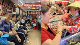 Bất chấp giá vàng 'đắt chưa từng thấy', người dân Hà Nội vẫn ùn ùn kéo đến các cửa hàng chờ mua