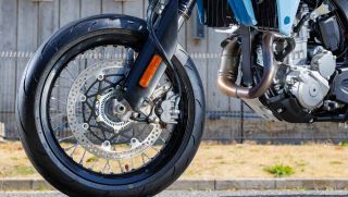 Suzuki ra mắt chính thức ‘vua côn tay’ mới đỉnh hơn Honda Winner R, trang bị đè bẹp Exciter, giá mềm