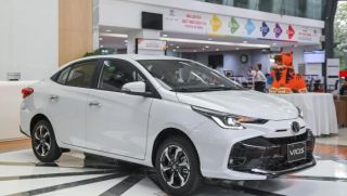 Giá xe Toyota Vios lăn bánh đầu tháng 10/2025 giảm sập sàn, quyết đấu Honda City và Hyundai Accent