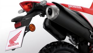 Honda chính thức ra mắt 'vua côn tay' mới thể thao hơn Winner R, trang bị át vía Exciter, giá dễ mua