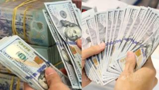 Tỷ giá hôm nay 13/10: USD tăng nóng, chênh lệch giữa ngân hàng và tự do ngày càng rõ