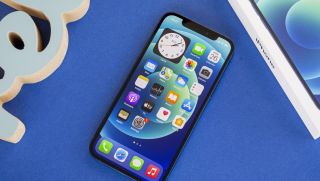 Bảng giá iPhone 12 tháng 10: Bản 64GB còn hàng với giá rẻ như cho chưa đầy 10 triệu, vua OLED giá rẻ